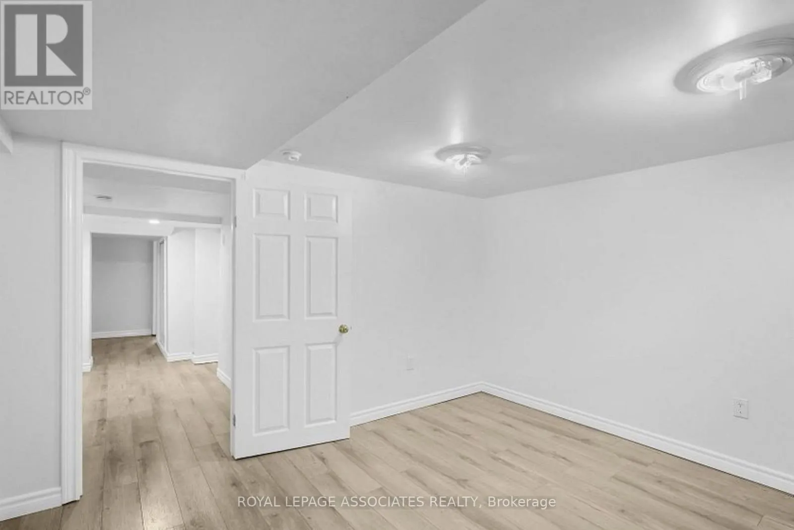615 PERRY CRESCENT
