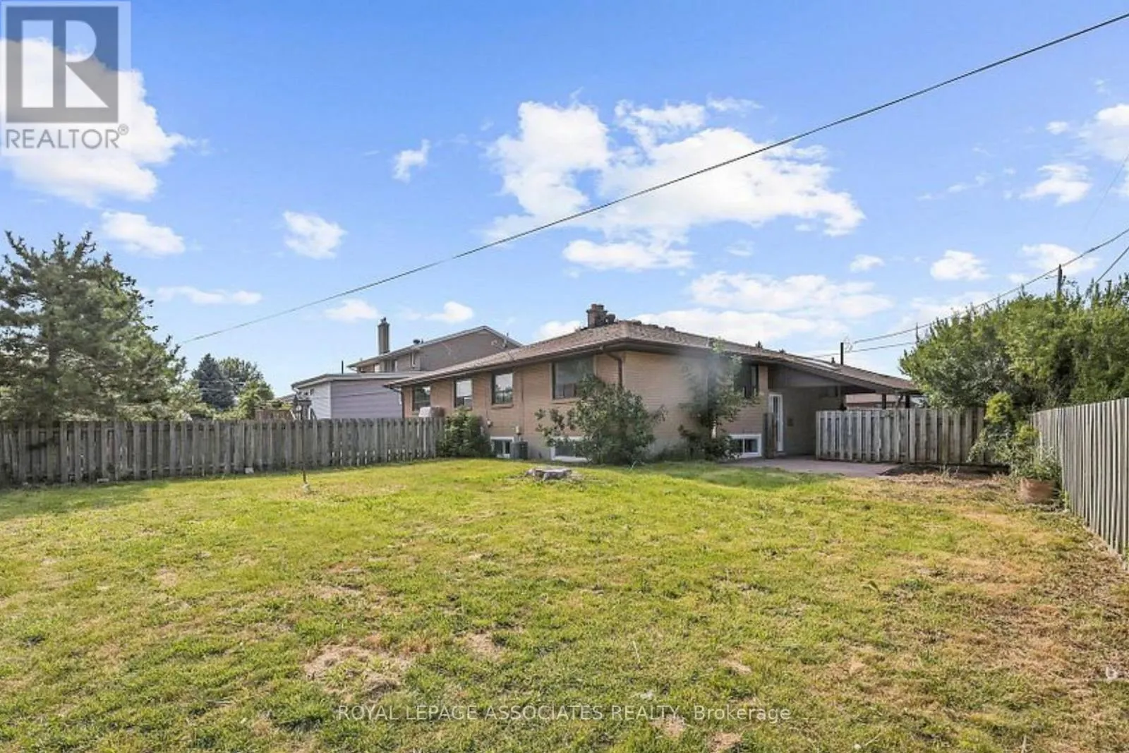 615 PERRY CRESCENT