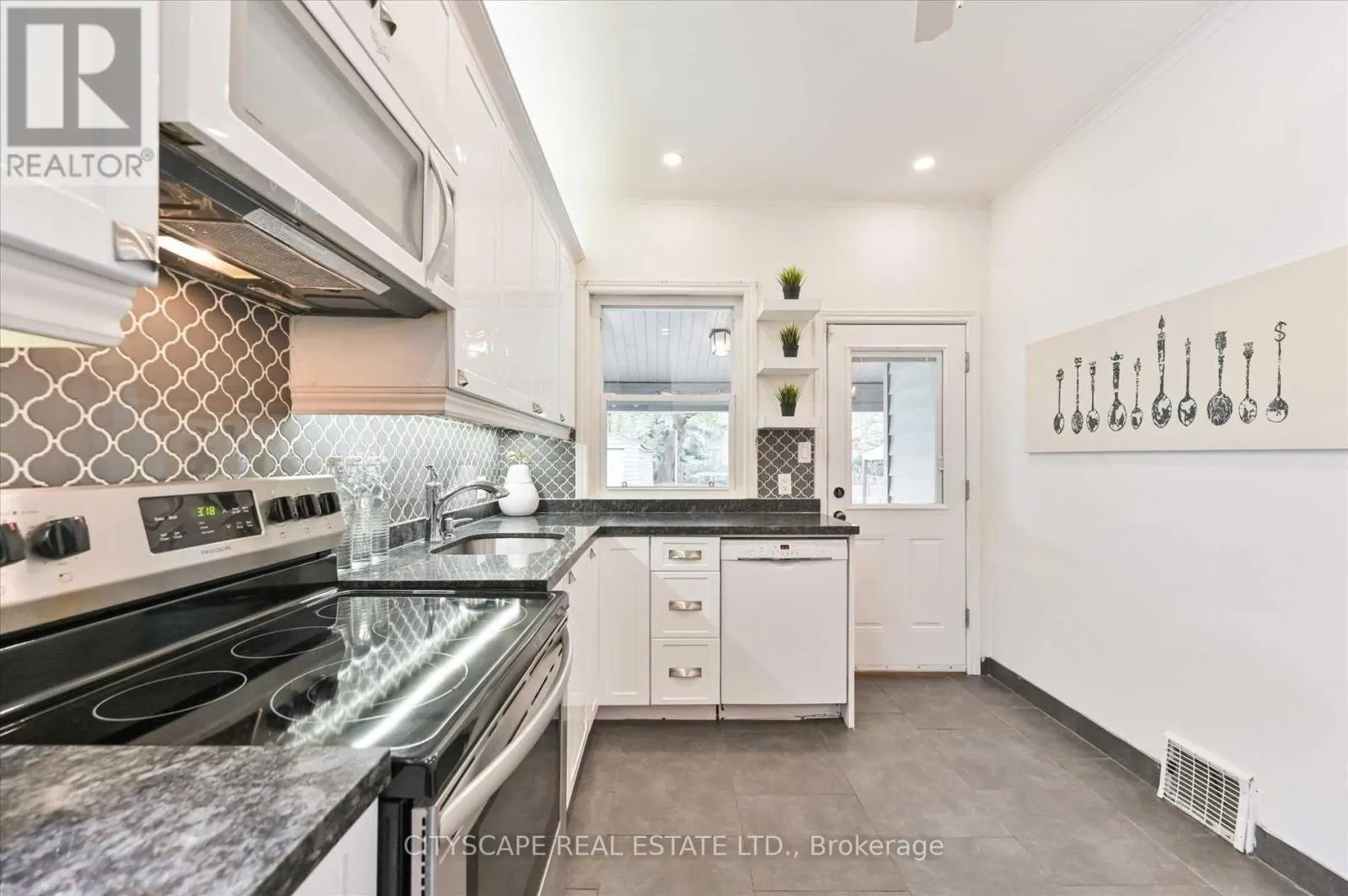 15 MIDBURN AVENUE