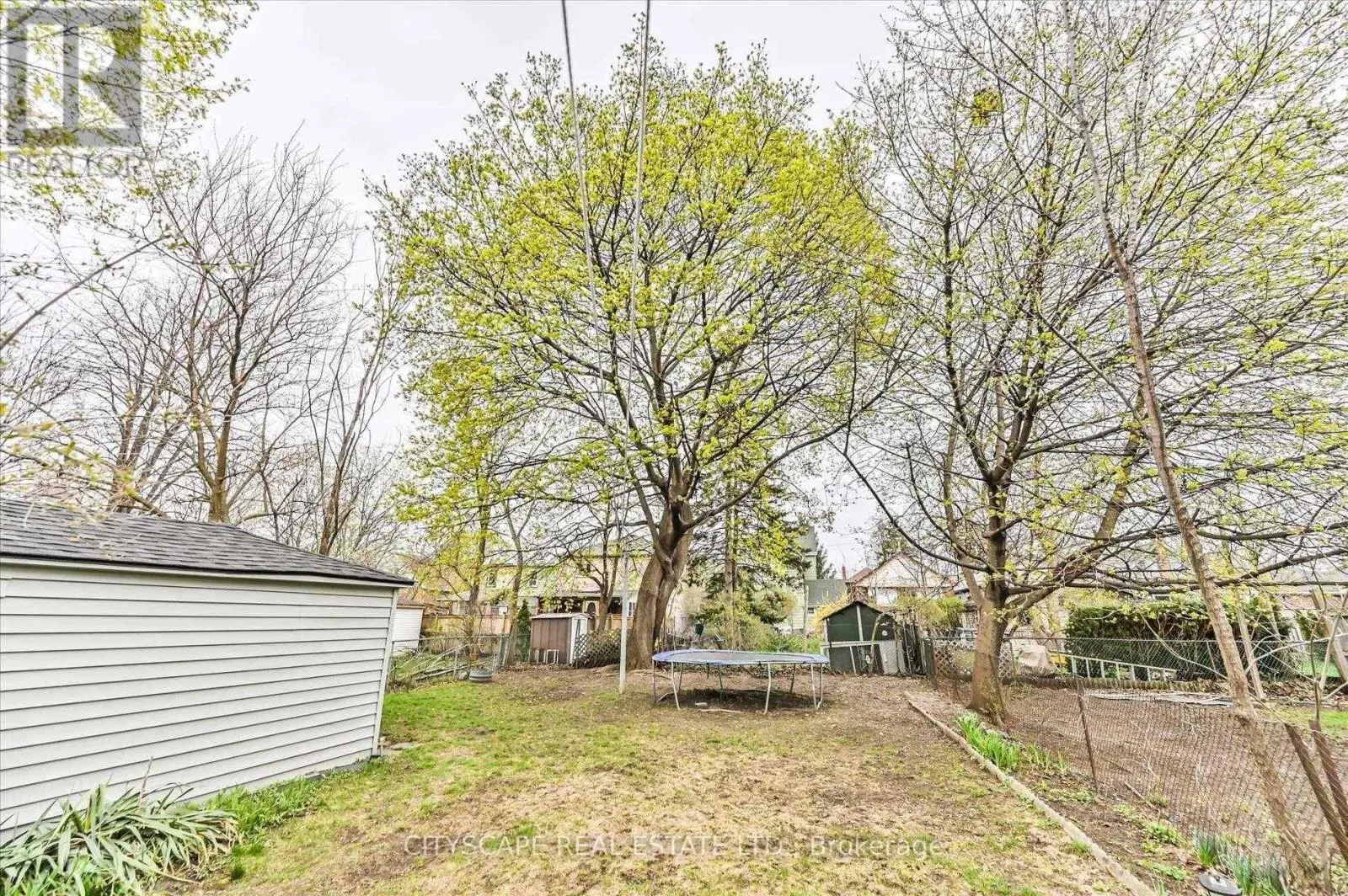 15 MIDBURN AVENUE