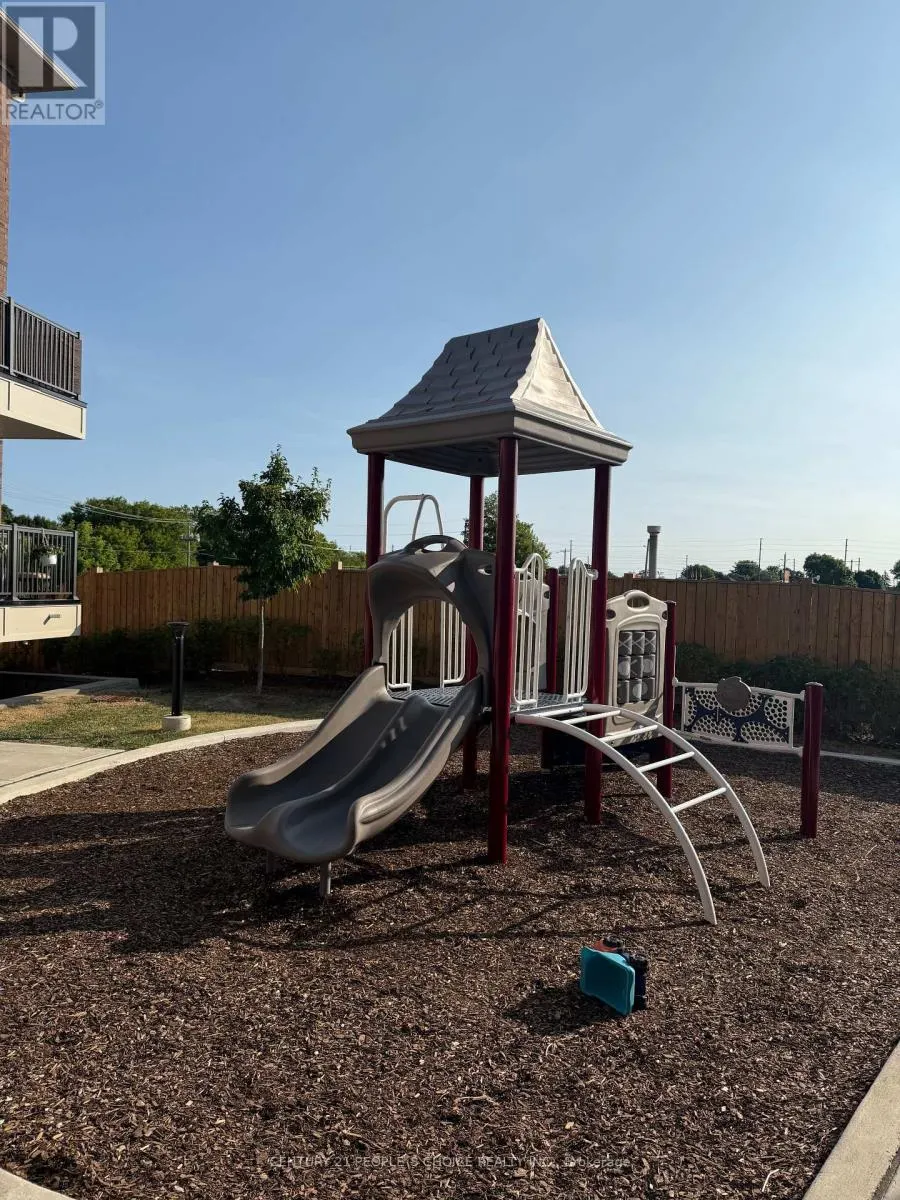 4 - 465 BERESFORD PATH