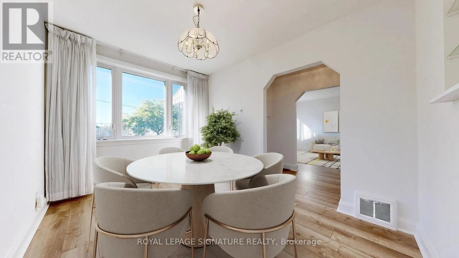 18 STAMFORD SQUARE S
