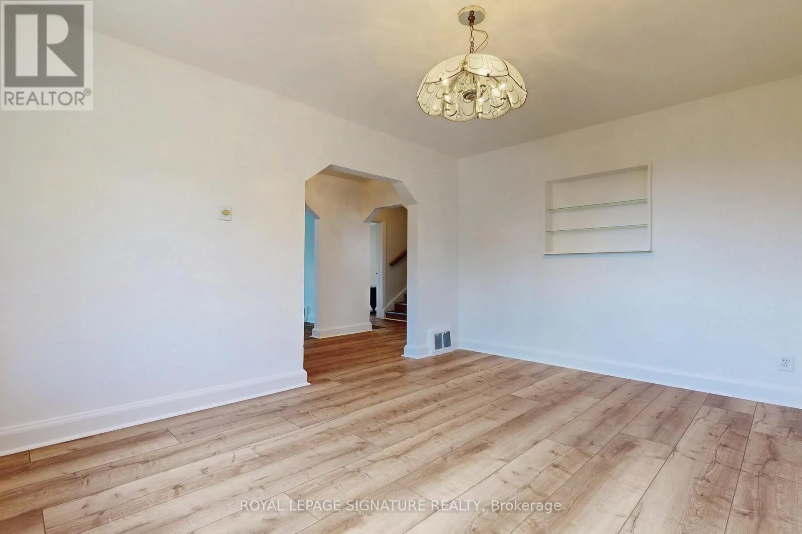 18 STAMFORD SQUARE S