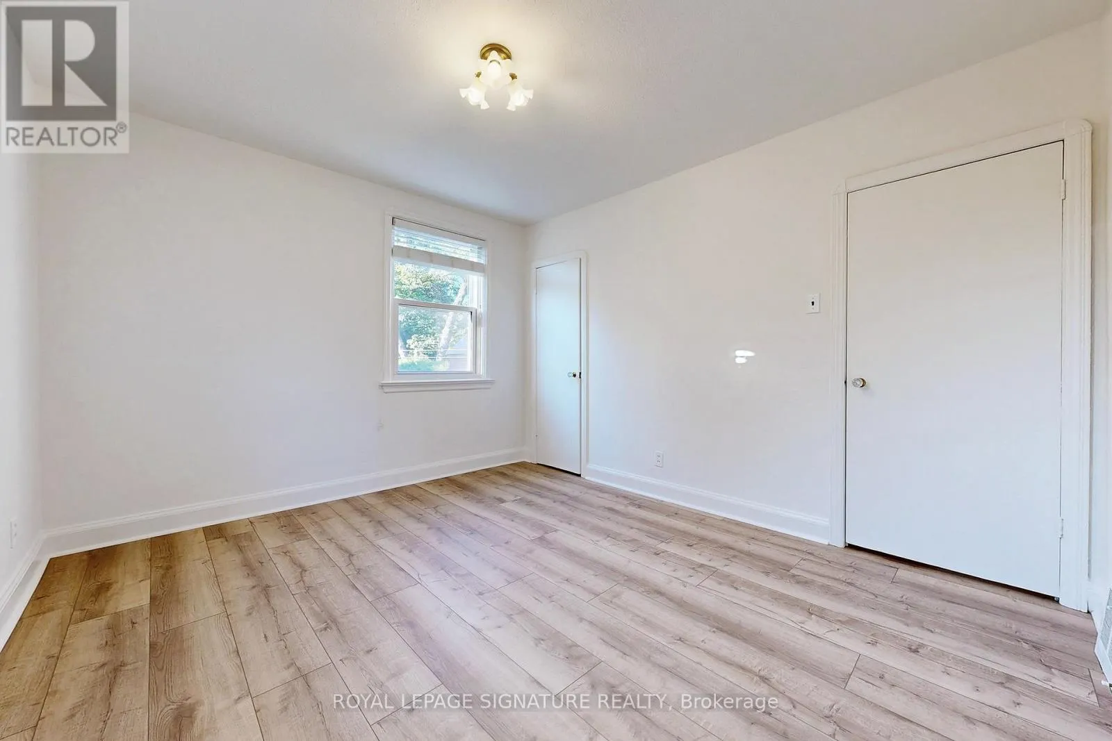18 STAMFORD SQUARE S