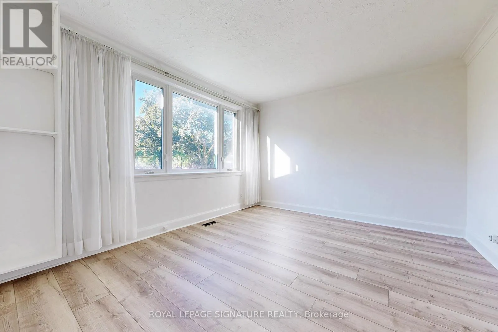 18 STAMFORD SQUARE S