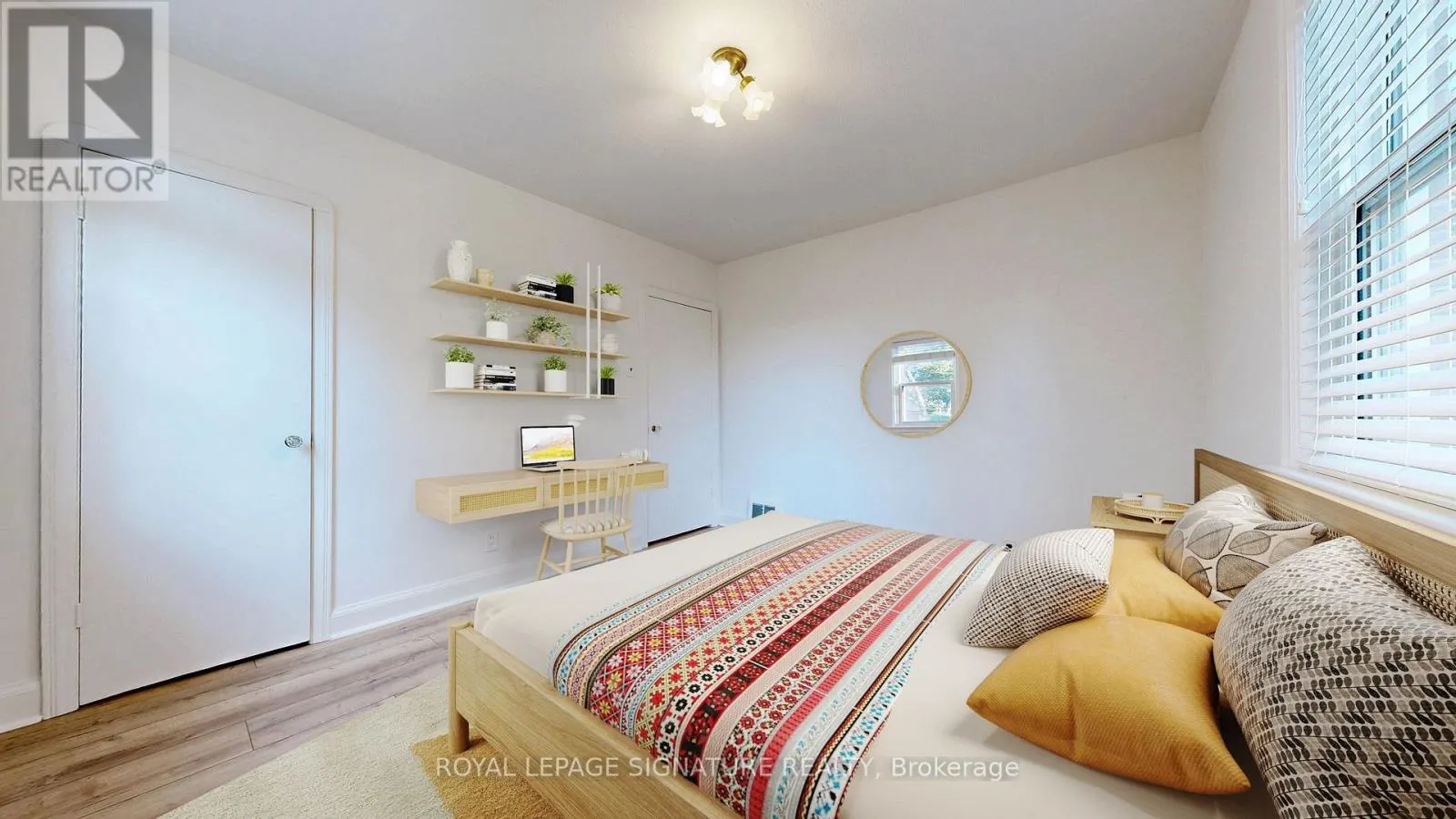 18 STAMFORD SQUARE S