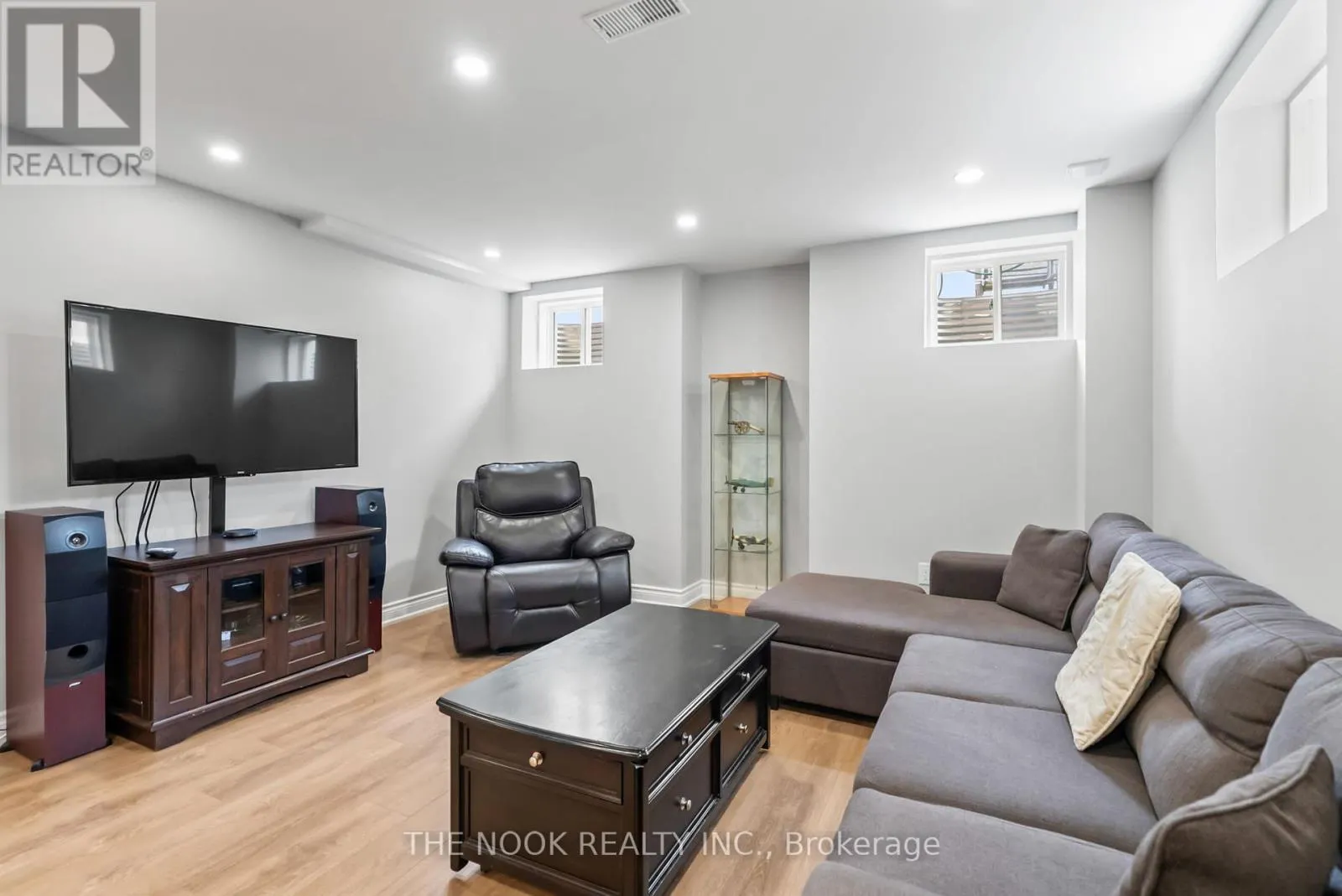 110 WAMSLEY CRESCENT