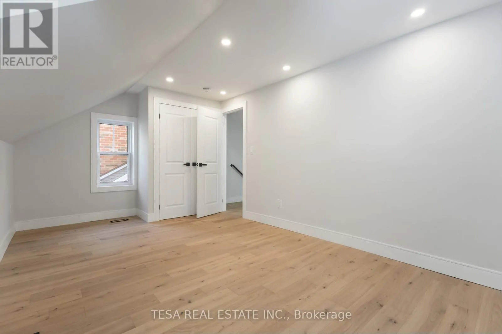 4993 OLD BROCK ROAD