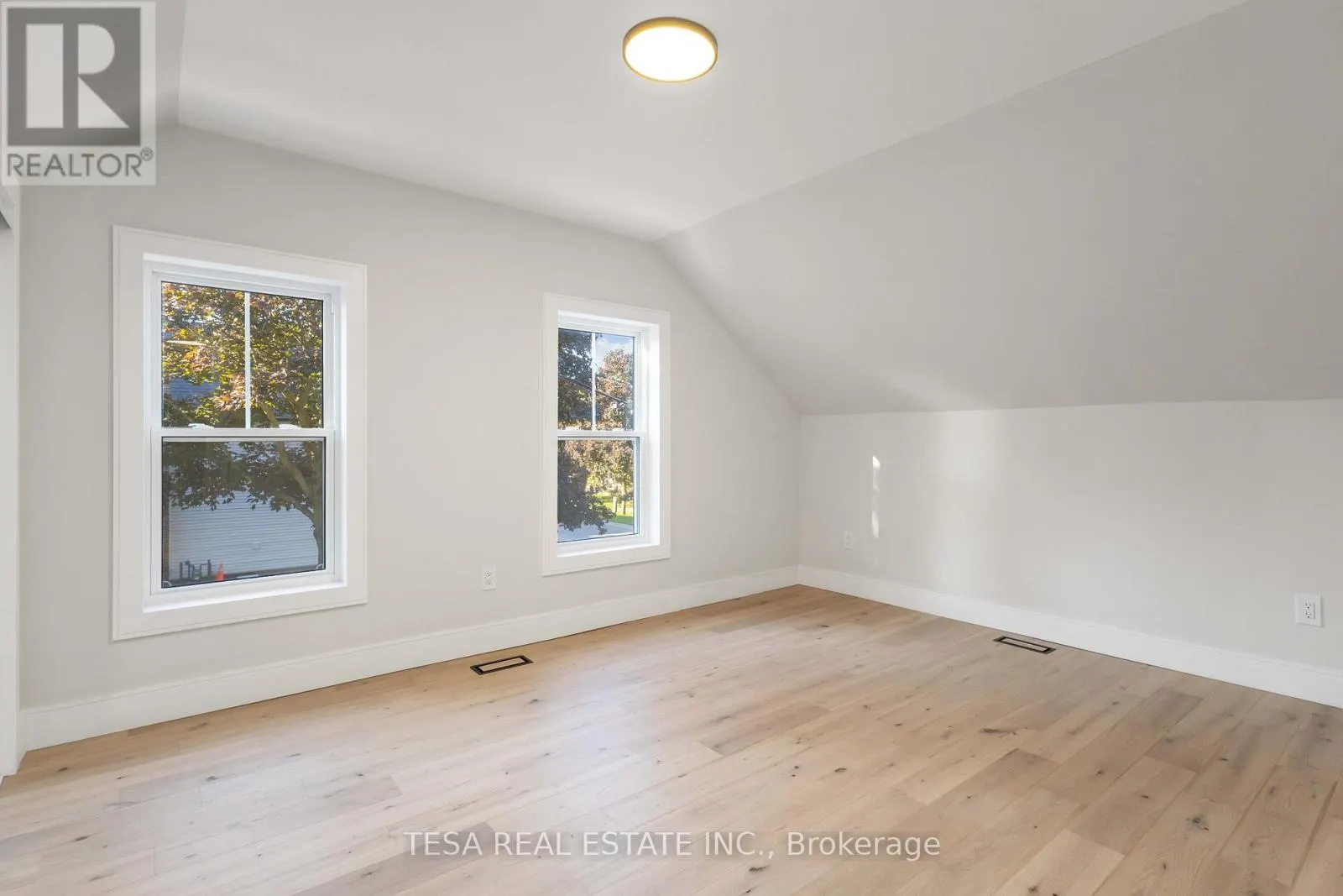 4993 OLD BROCK ROAD