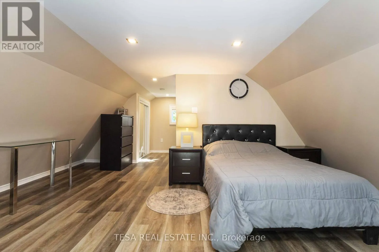 4993 OLD BROCK ROAD