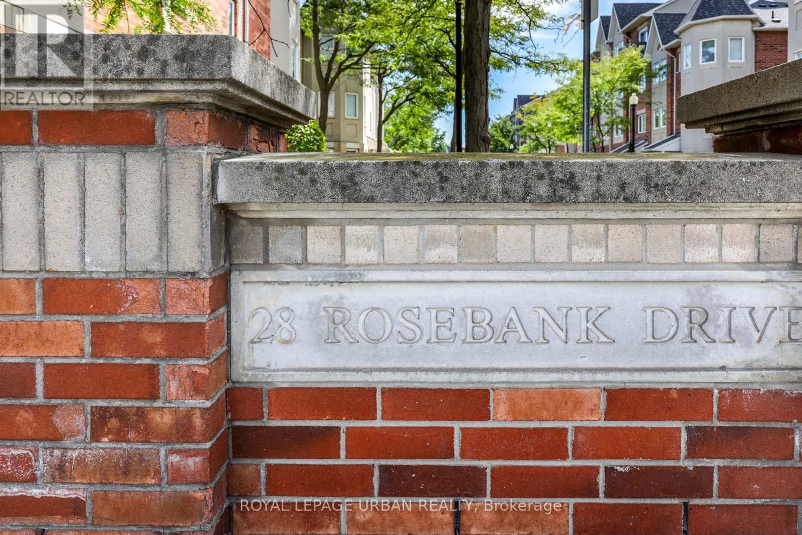 1015 - 28 ROSEBANK DRIVE