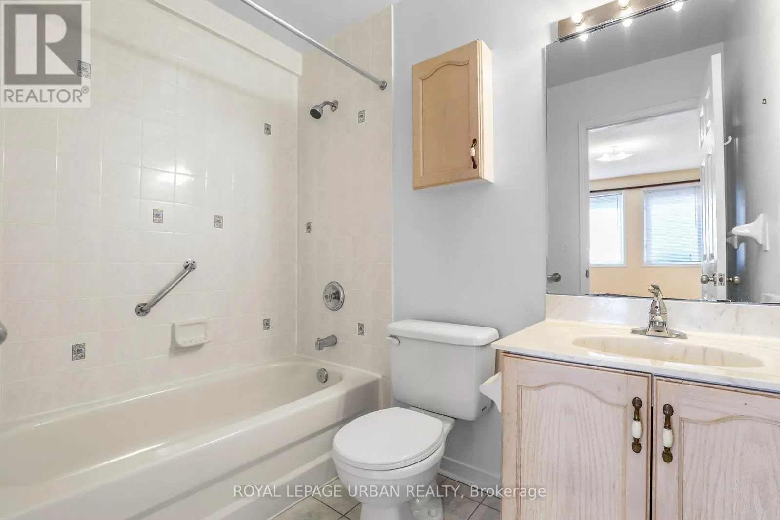 1015 - 28 ROSEBANK DRIVE