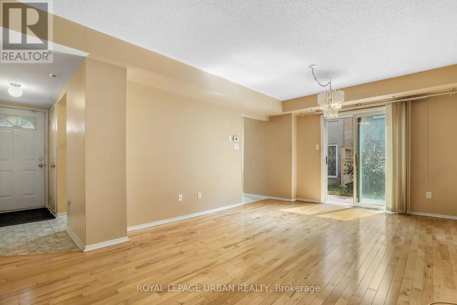1015 - 28 ROSEBANK DRIVE