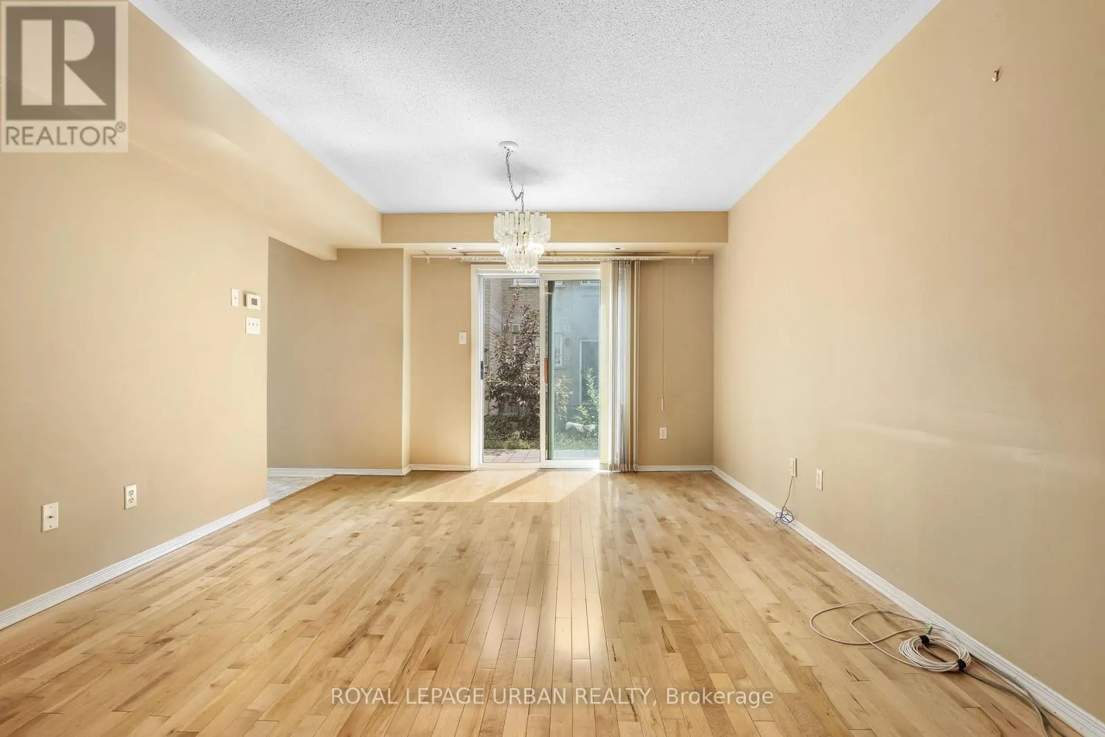 1015 - 28 ROSEBANK DRIVE