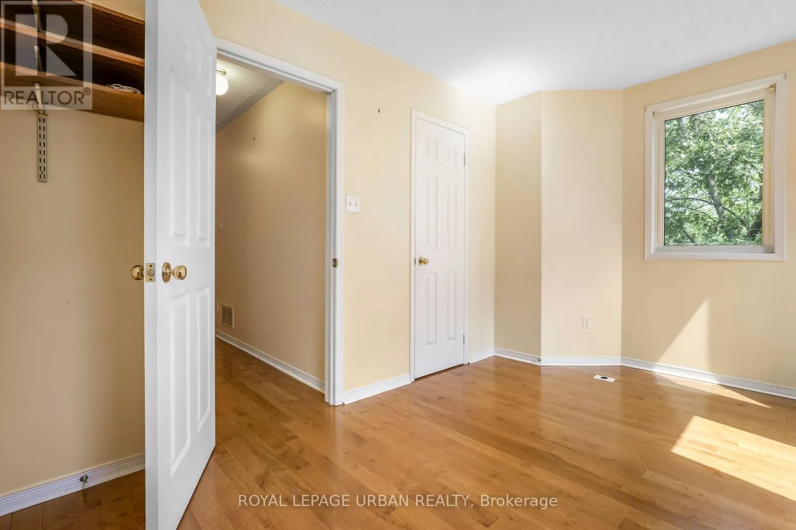 1015 - 28 ROSEBANK DRIVE