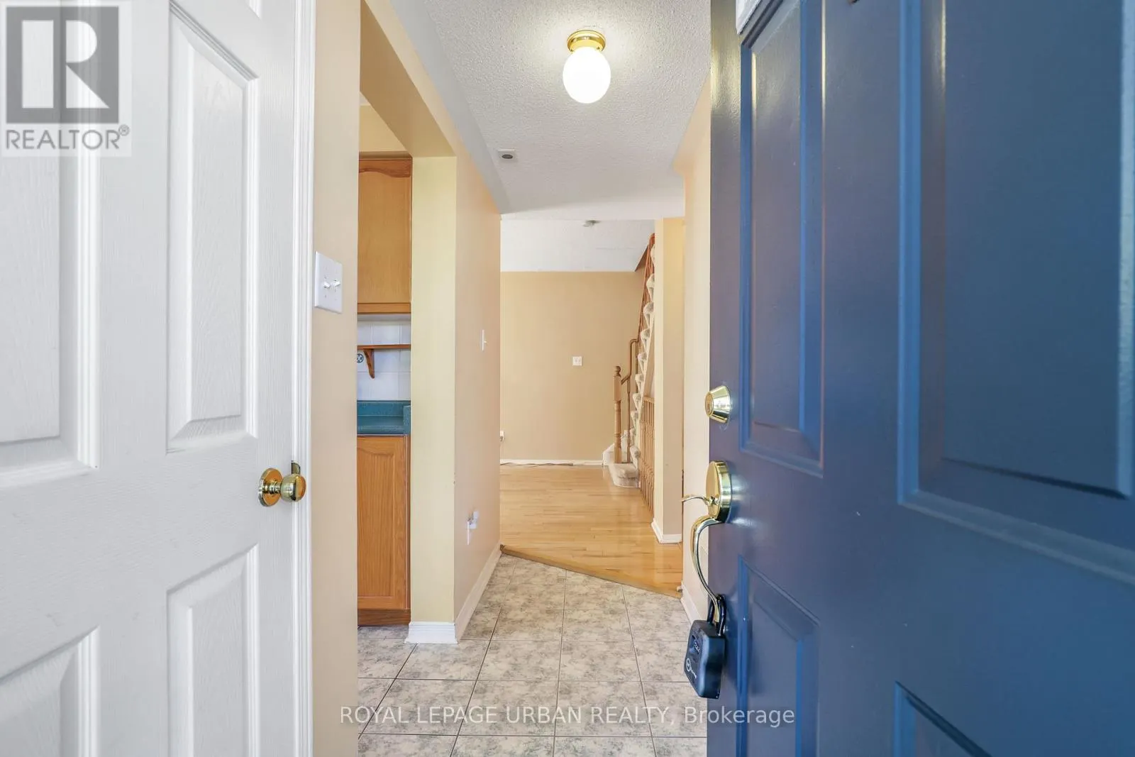 1015 - 28 ROSEBANK DRIVE
