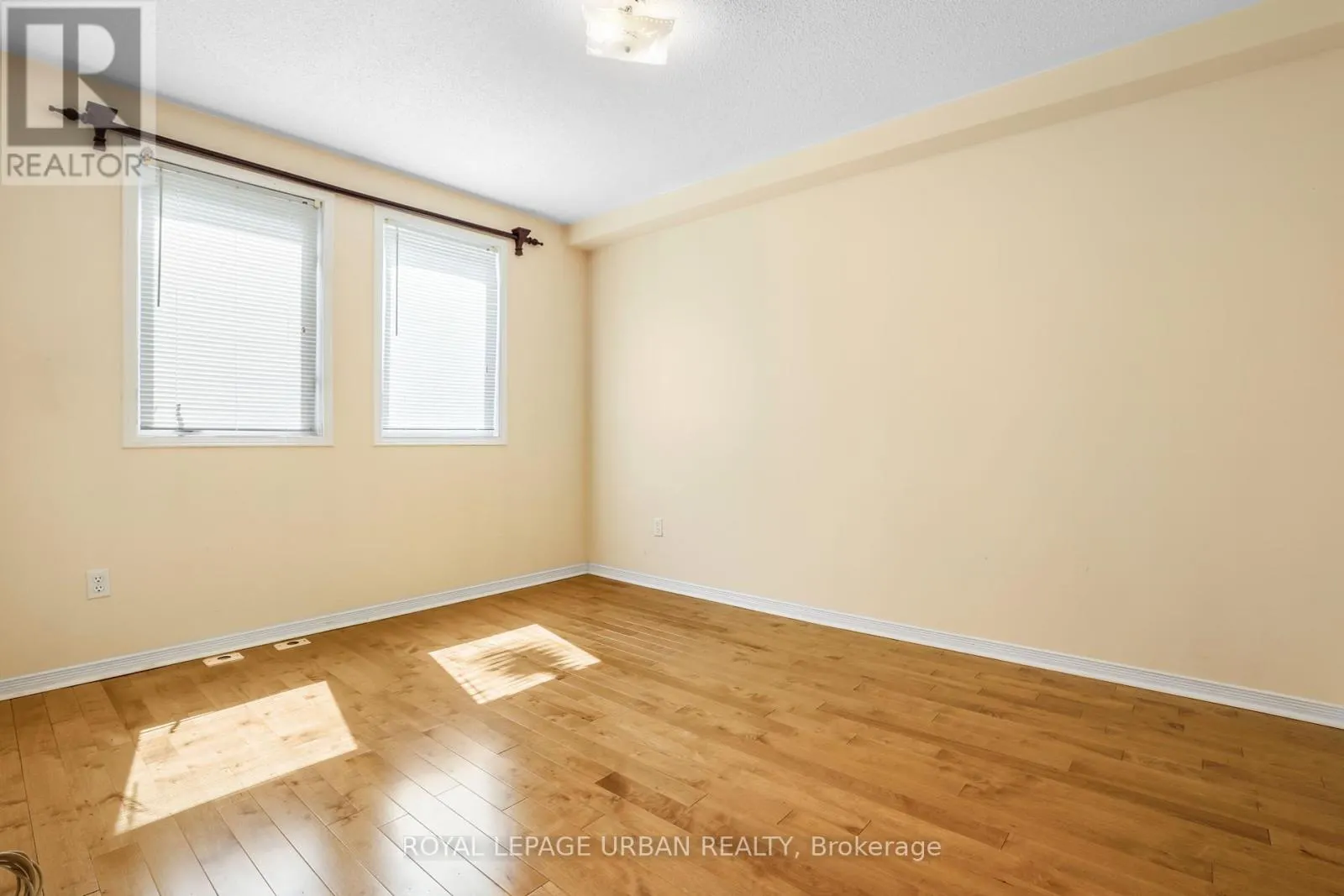 1015 - 28 ROSEBANK DRIVE