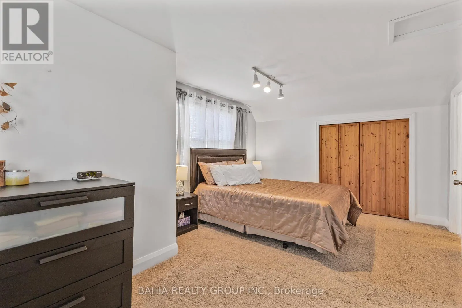 52 ORCHARD PARK DRIVE