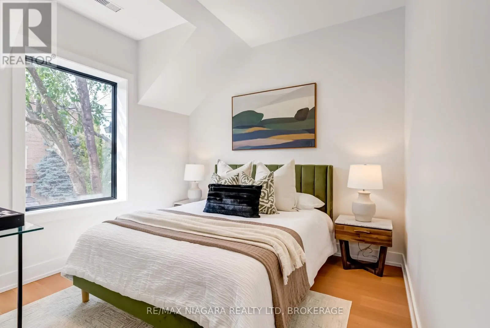 95 KIMBERLEY AVENUE