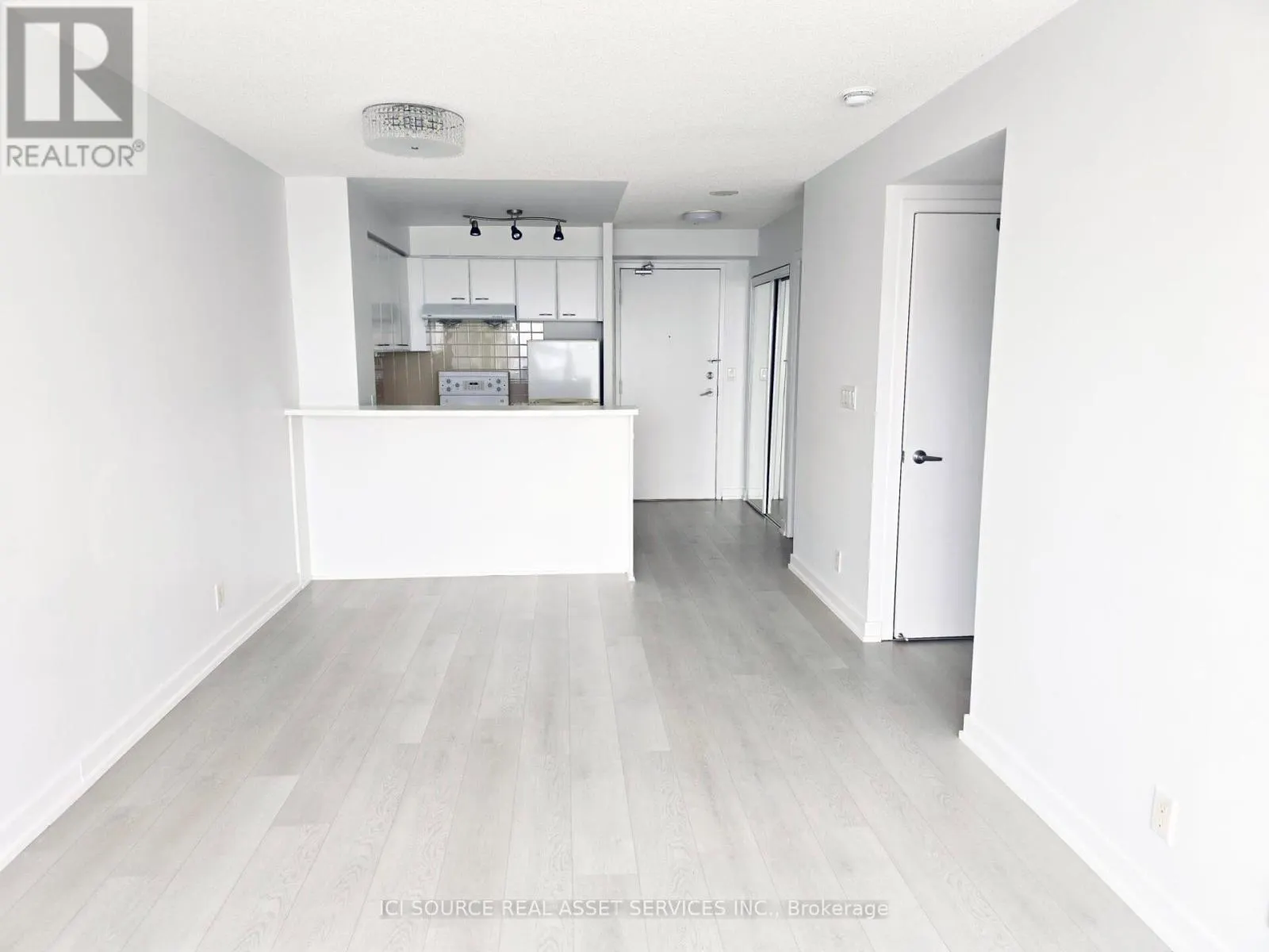 2808 - 36 LEE CENTRE DRIVE