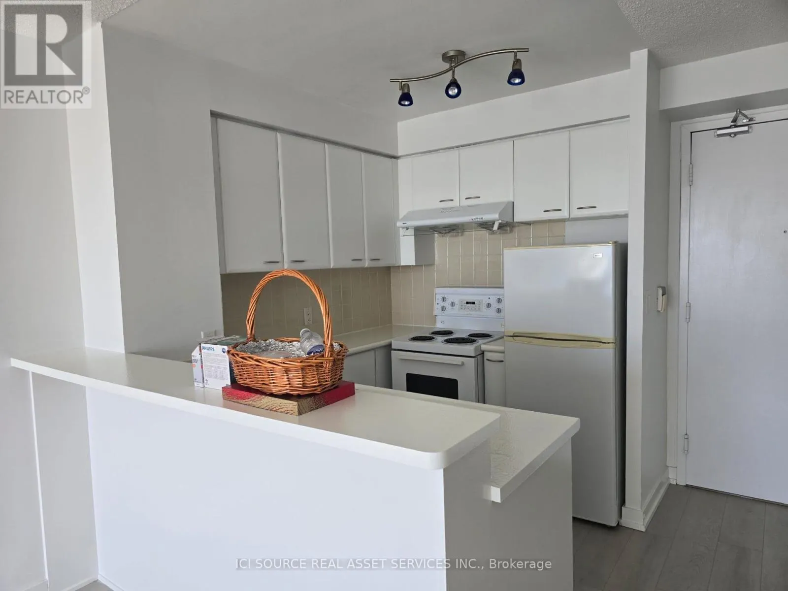 2808 - 36 LEE CENTRE DRIVE