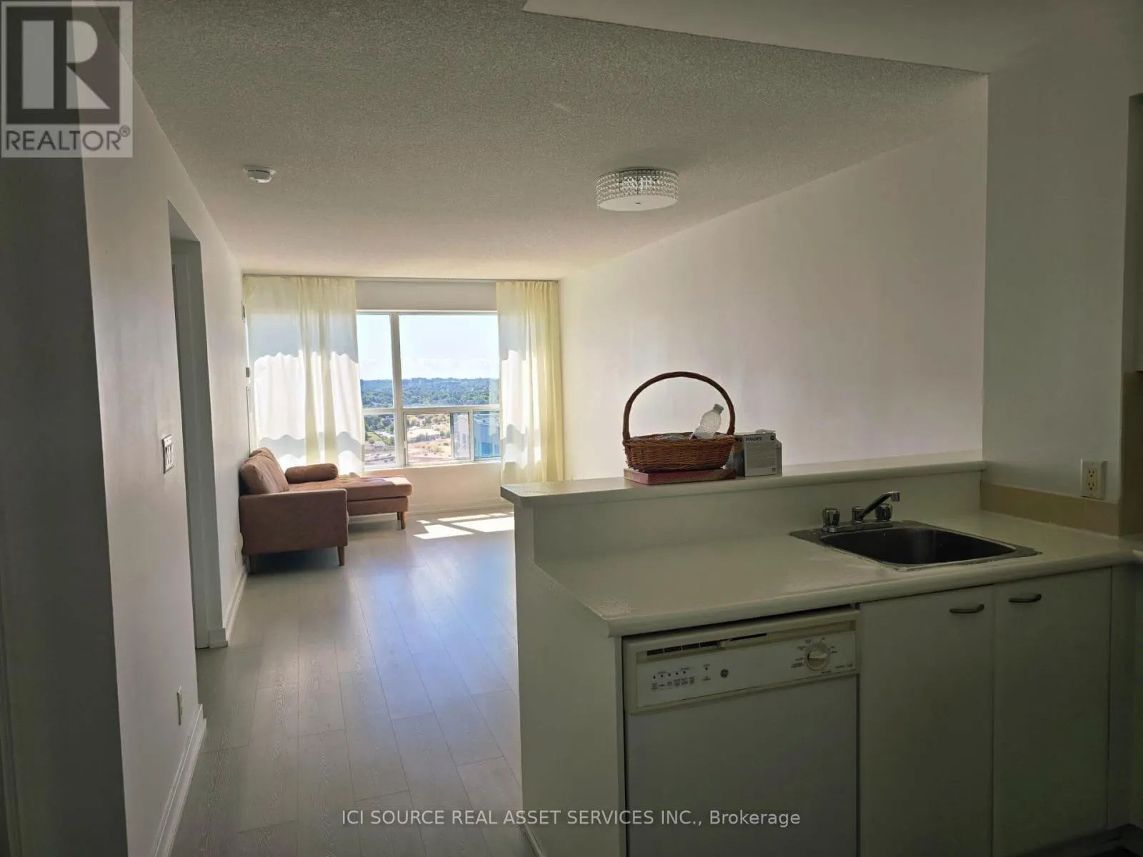 2808 - 36 LEE CENTRE DRIVE