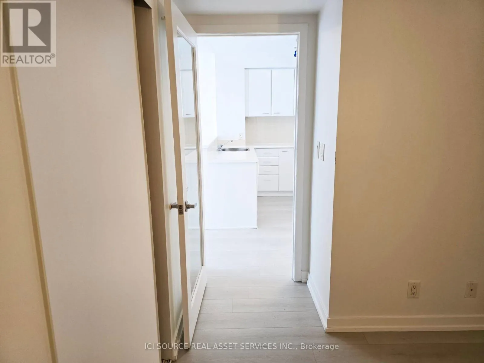 2808 - 36 LEE CENTRE DRIVE