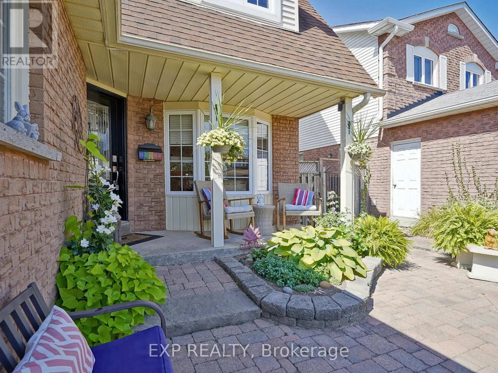 21 LYNDALE CRESCENT