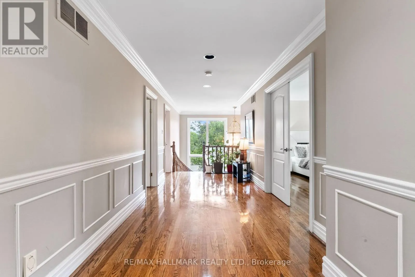 80 DUNSTALL CRESCENT