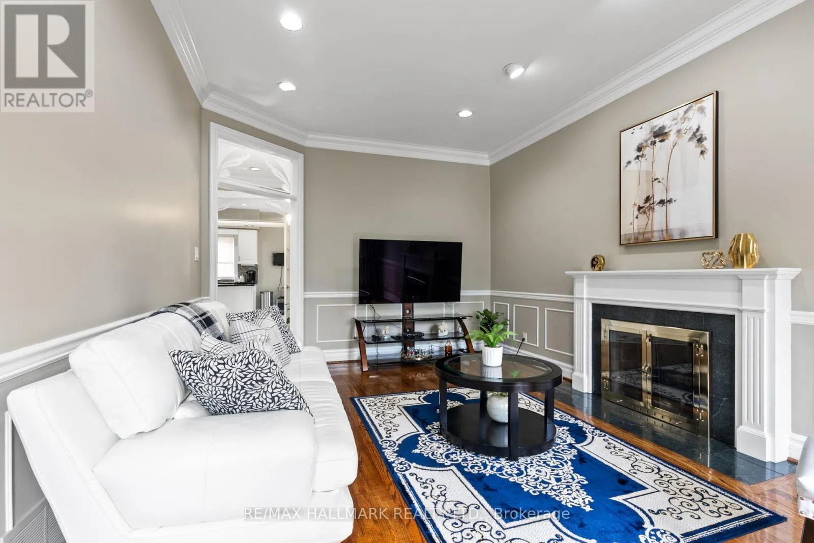 80 DUNSTALL CRESCENT