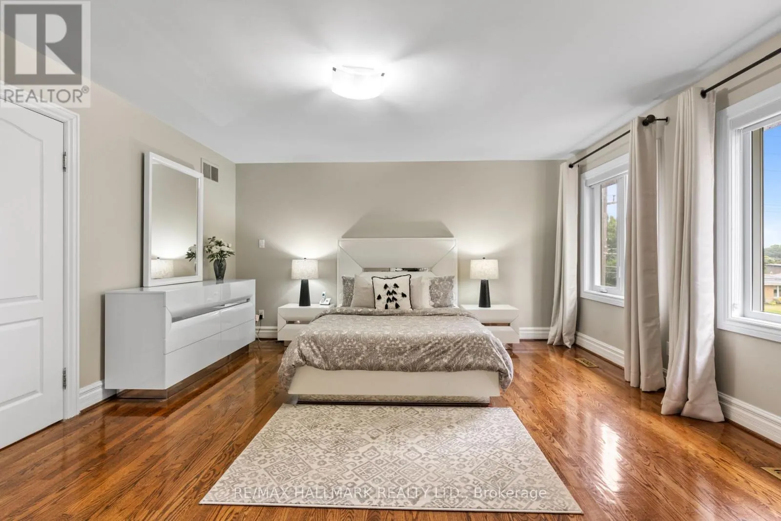 80 DUNSTALL CRESCENT