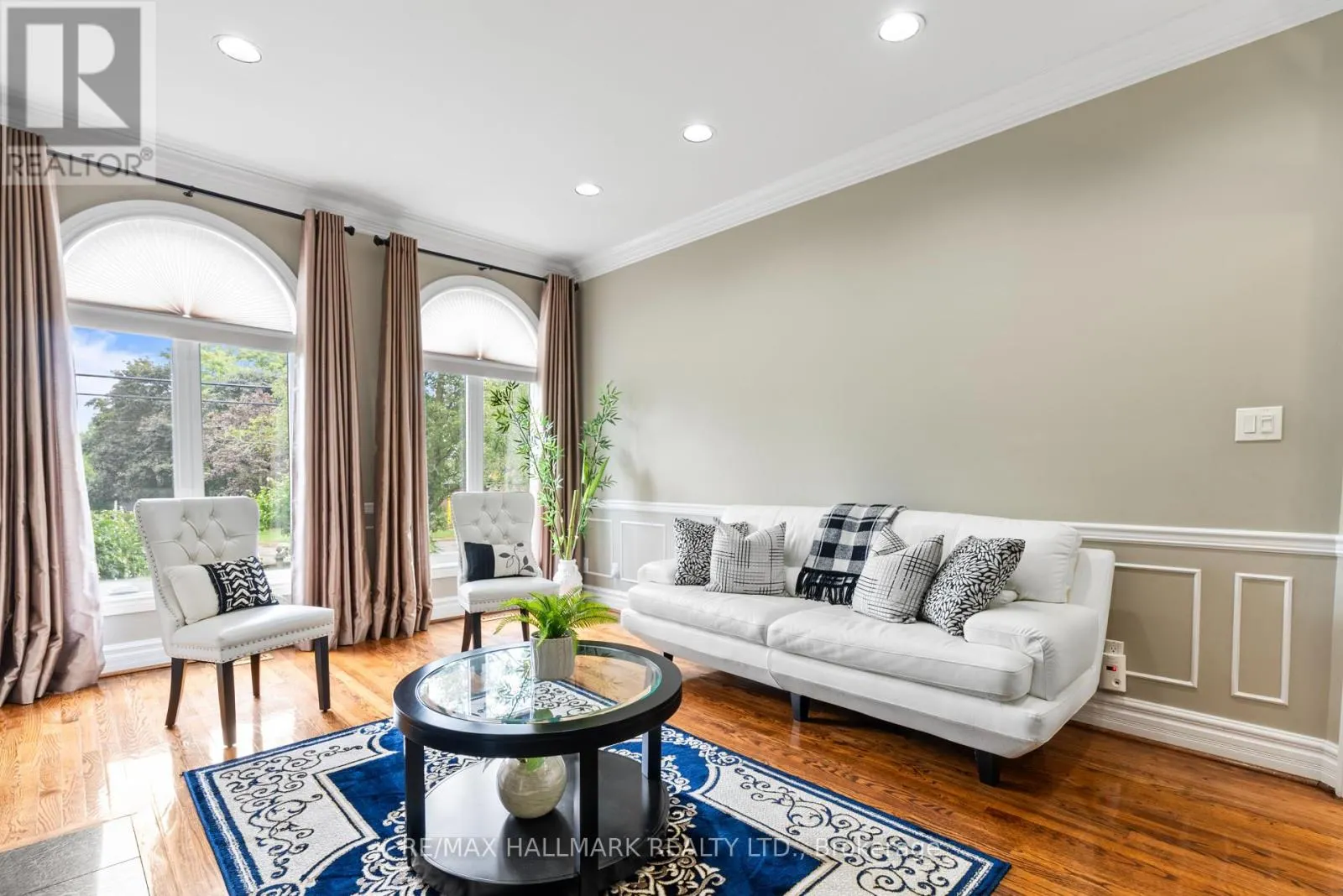80 DUNSTALL CRESCENT