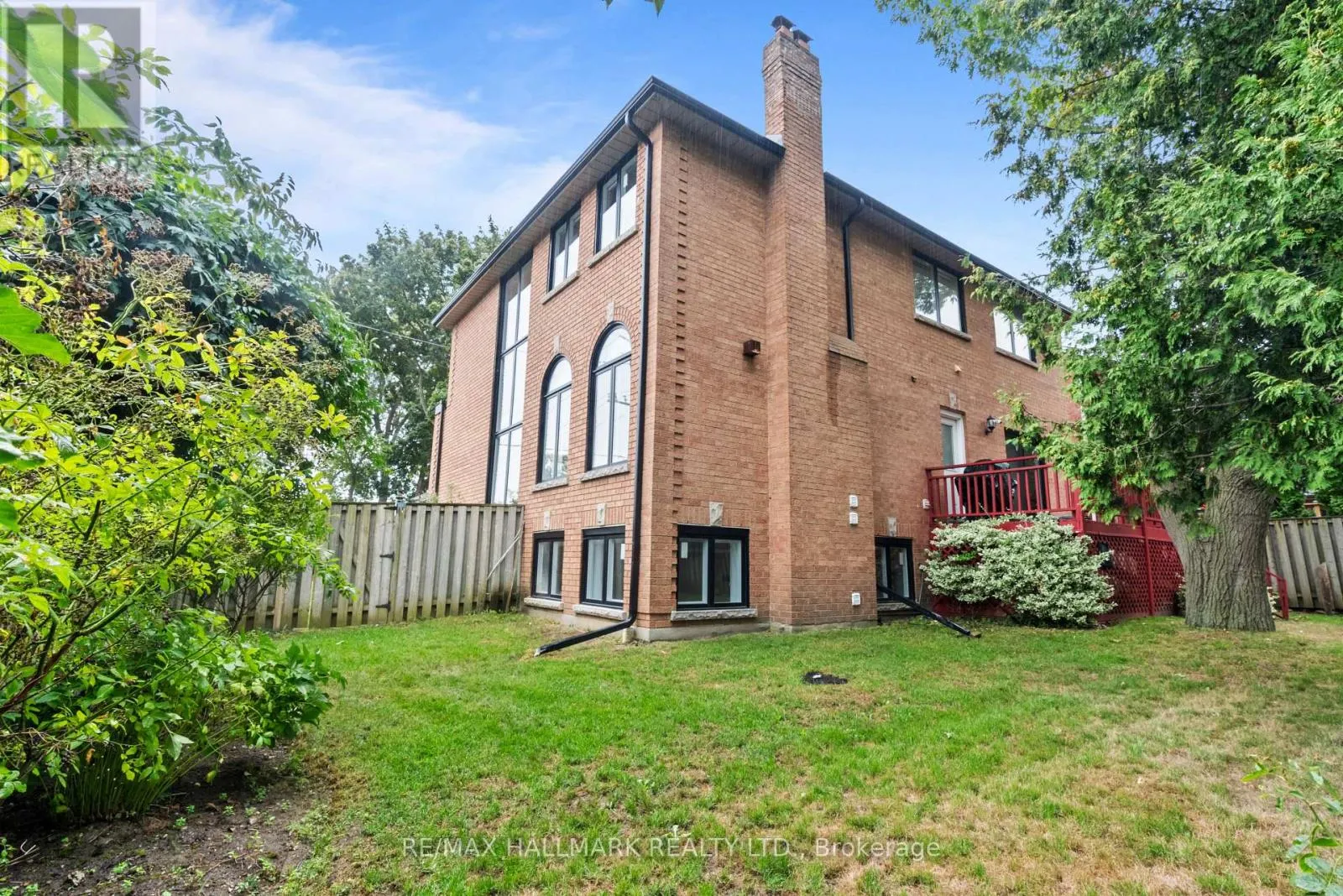 80 DUNSTALL CRESCENT