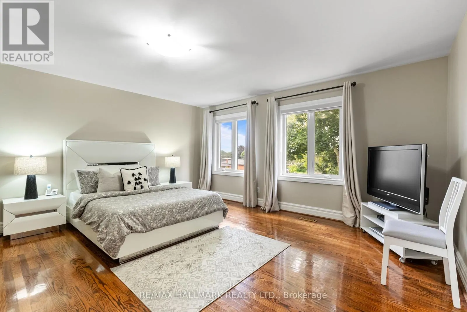 80 DUNSTALL CRESCENT