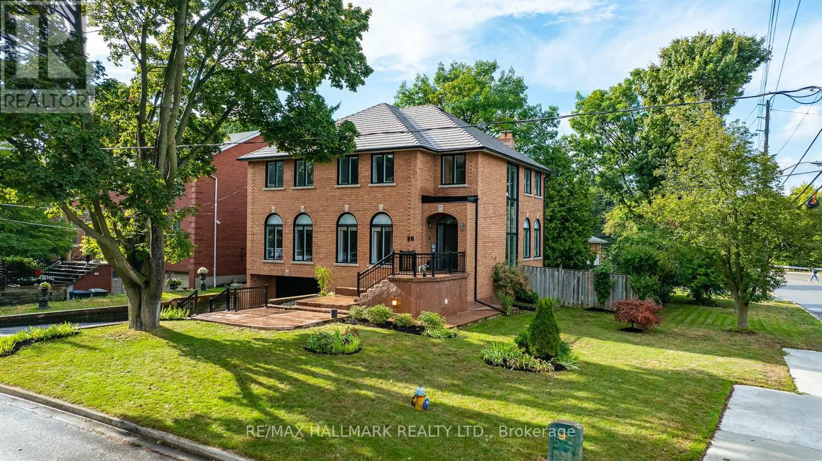 80 DUNSTALL CRESCENT