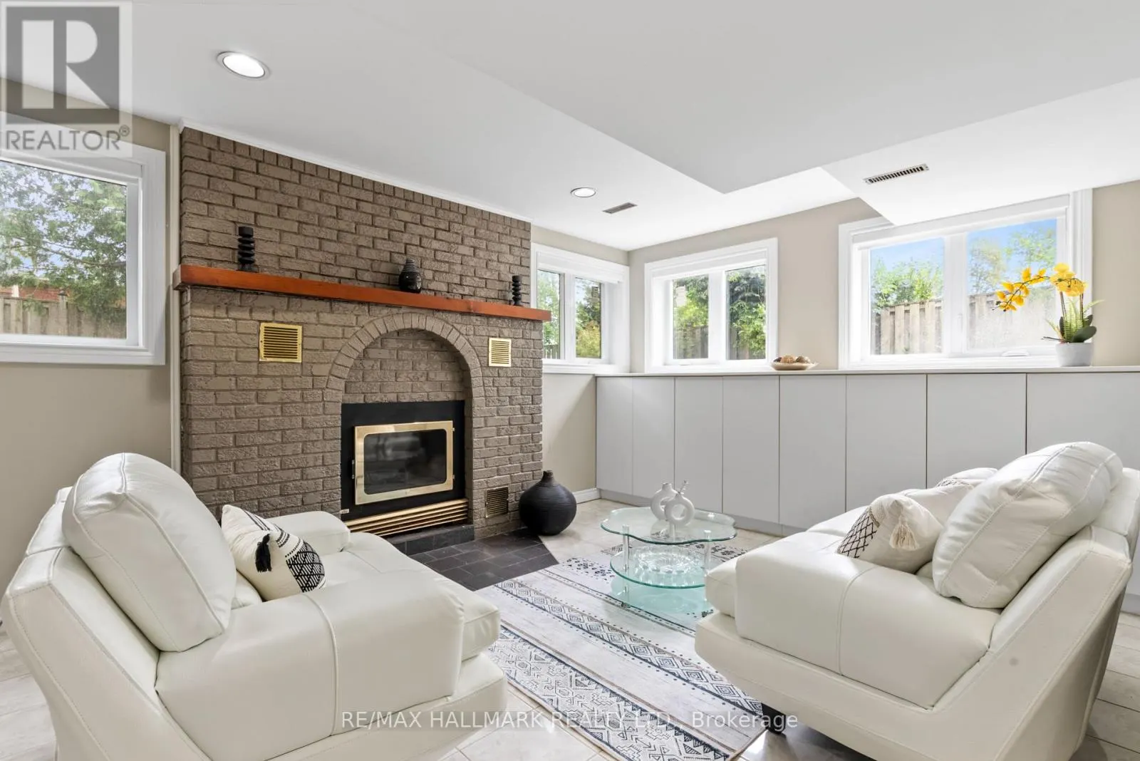80 DUNSTALL CRESCENT