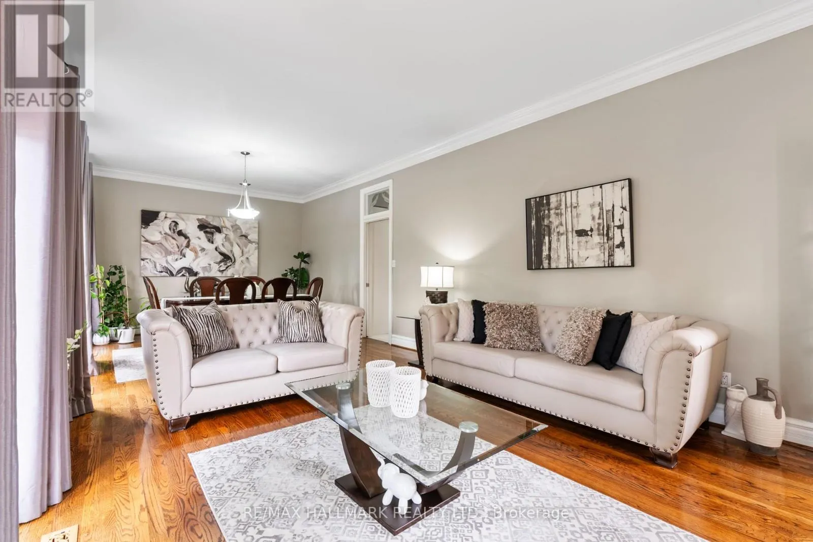 80 DUNSTALL CRESCENT