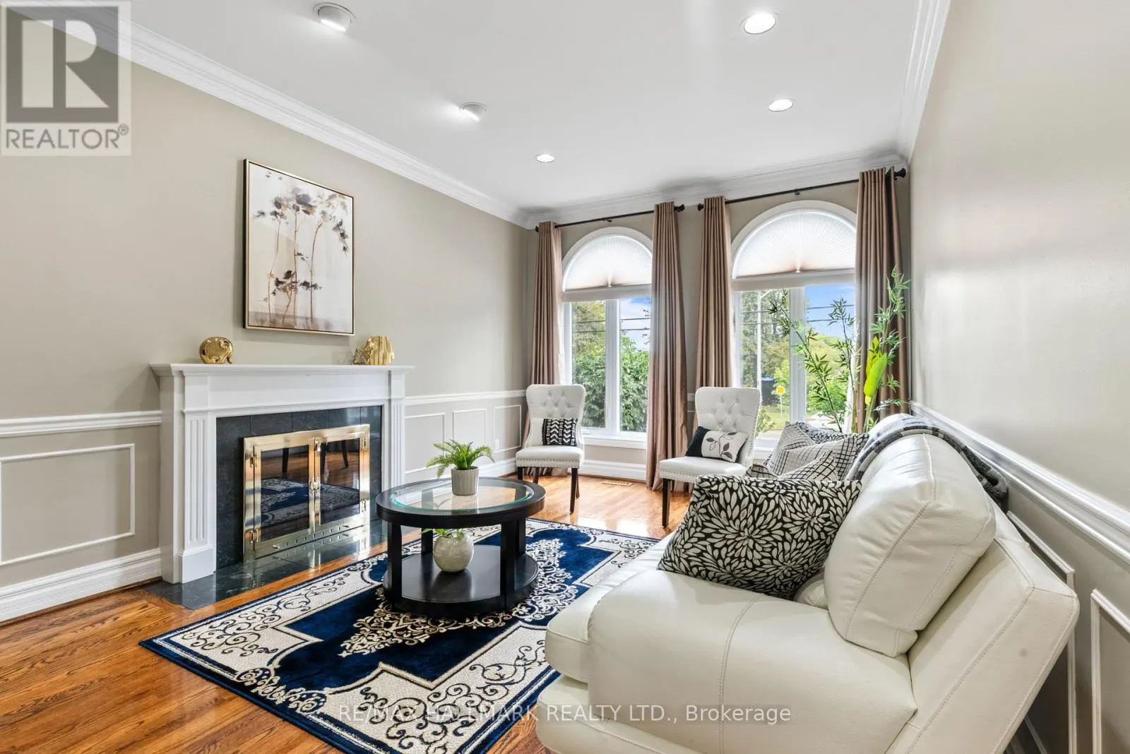 80 DUNSTALL CRESCENT