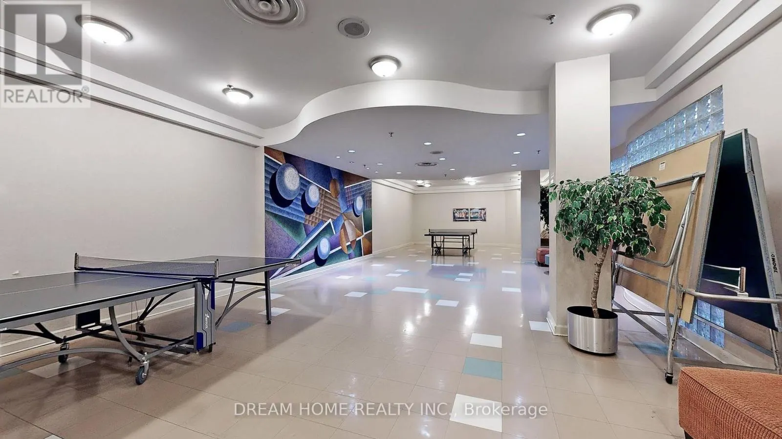 1531 - 68 CORPORATE DRIVE