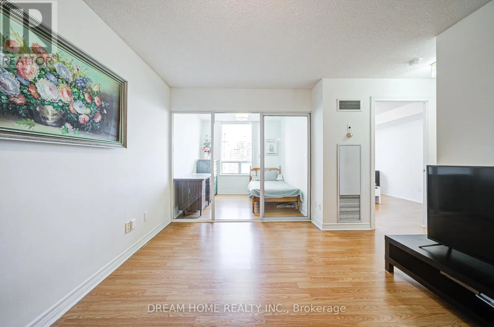 1531 - 68 CORPORATE DRIVE