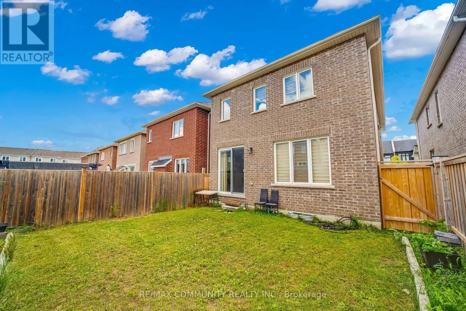 1064 CAMEO STREET