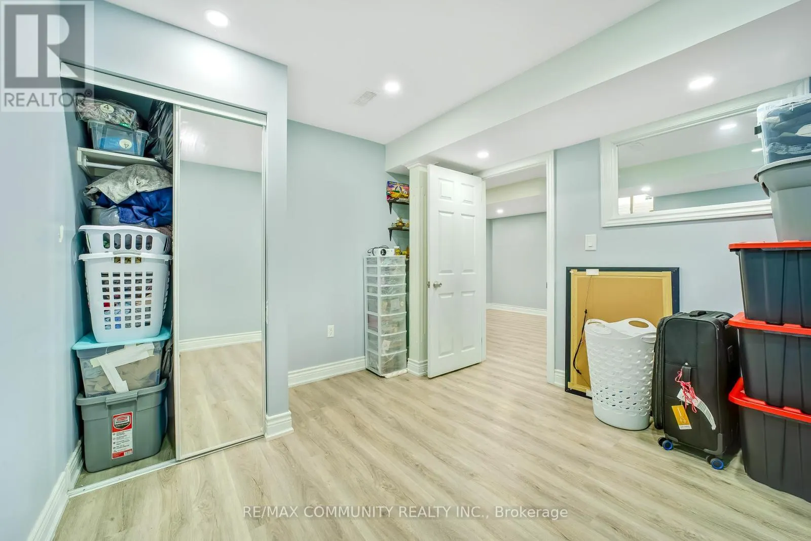 1064 CAMEO STREET