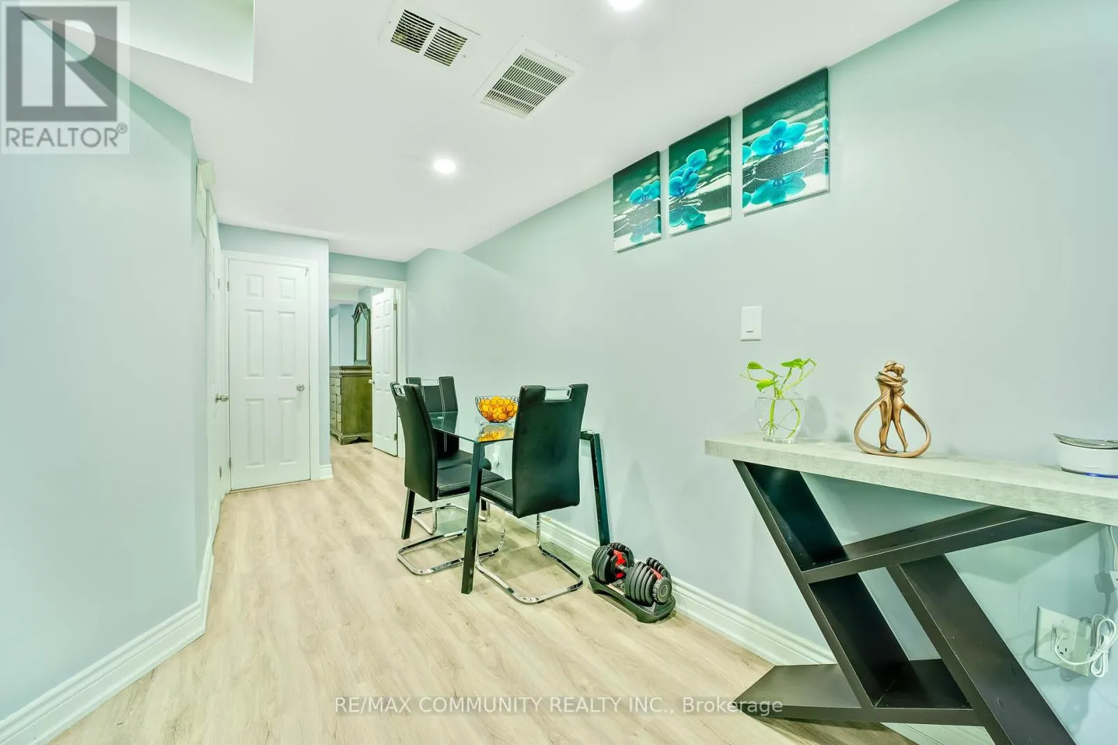 1064 CAMEO STREET