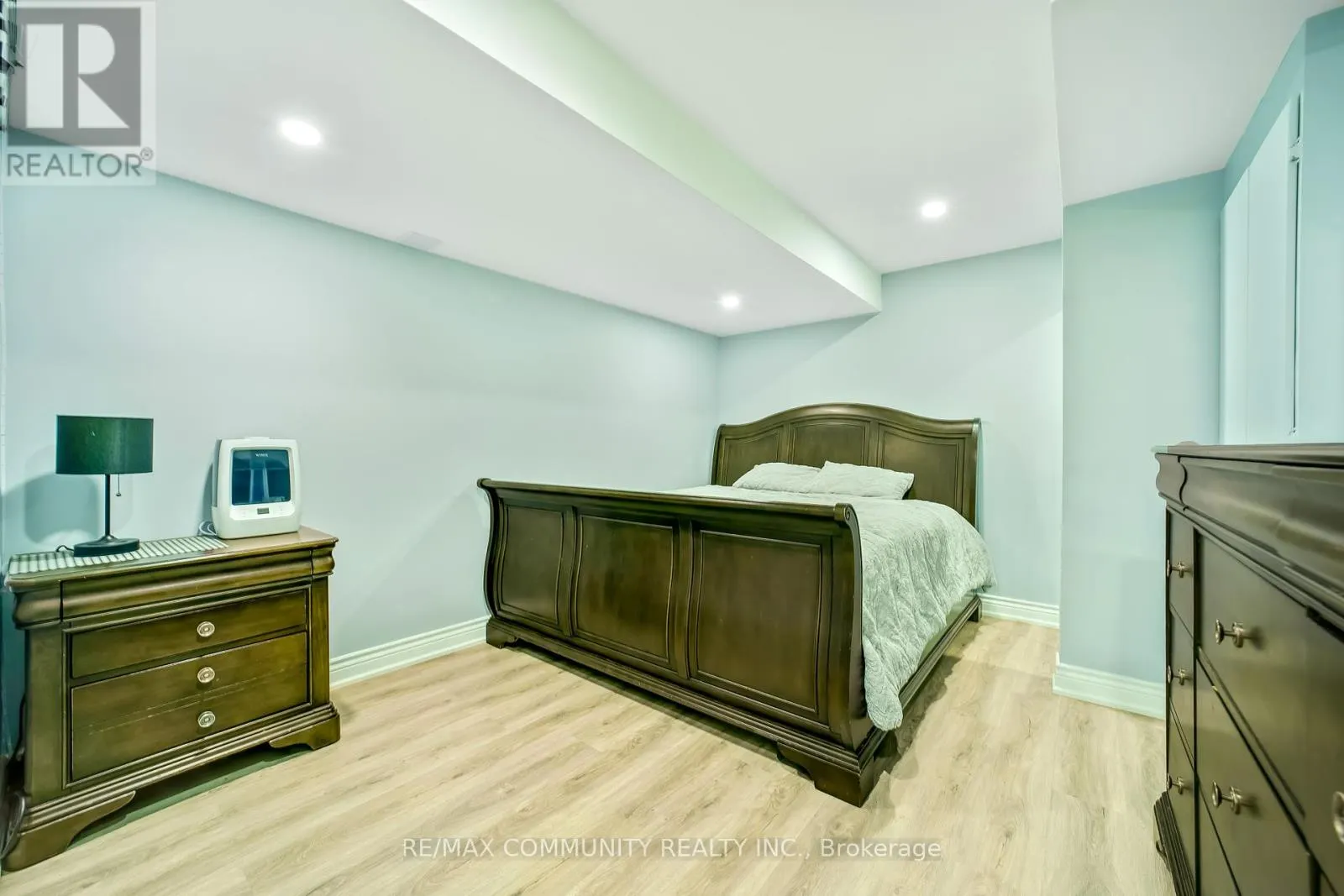 1064 CAMEO STREET