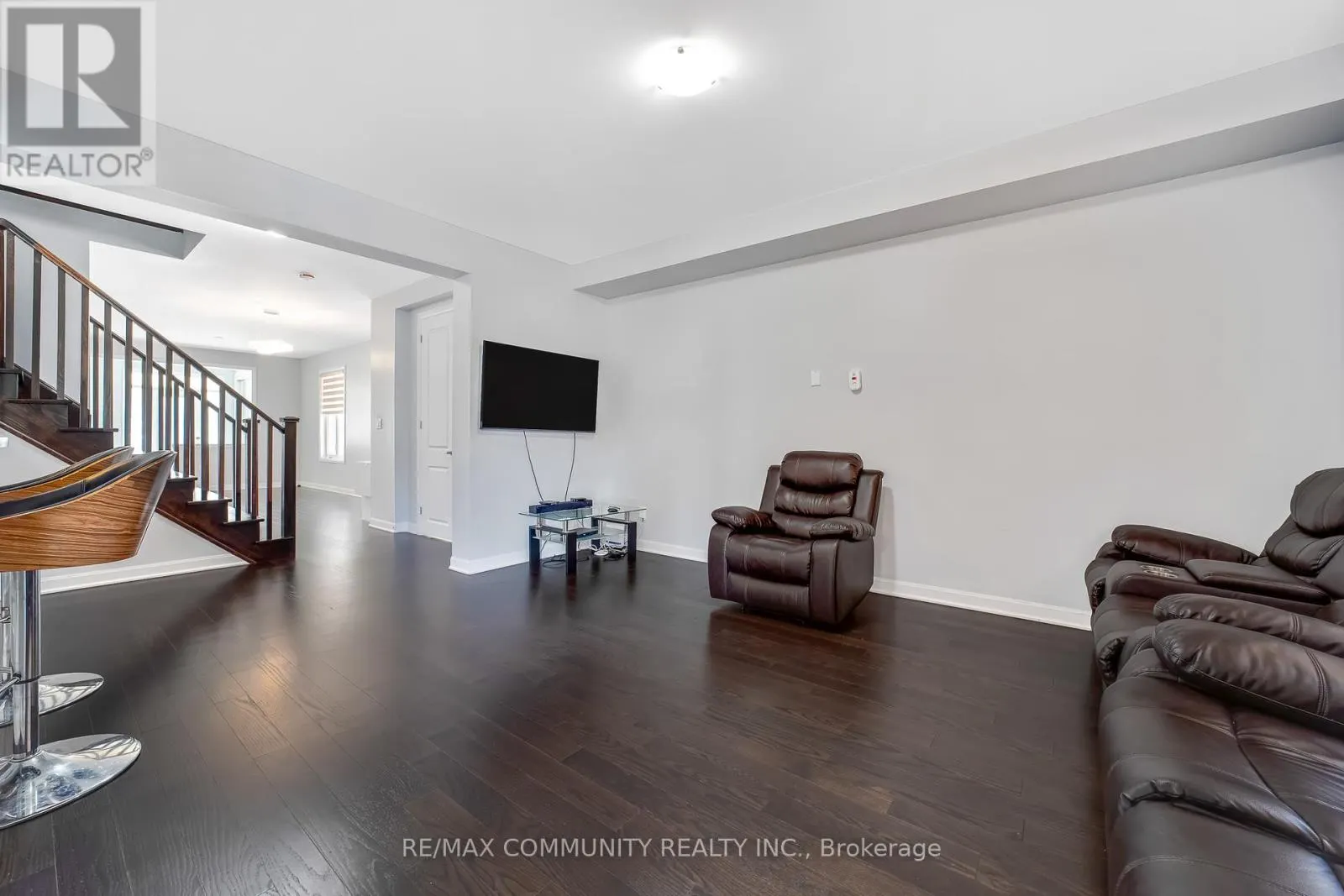 1064 CAMEO STREET