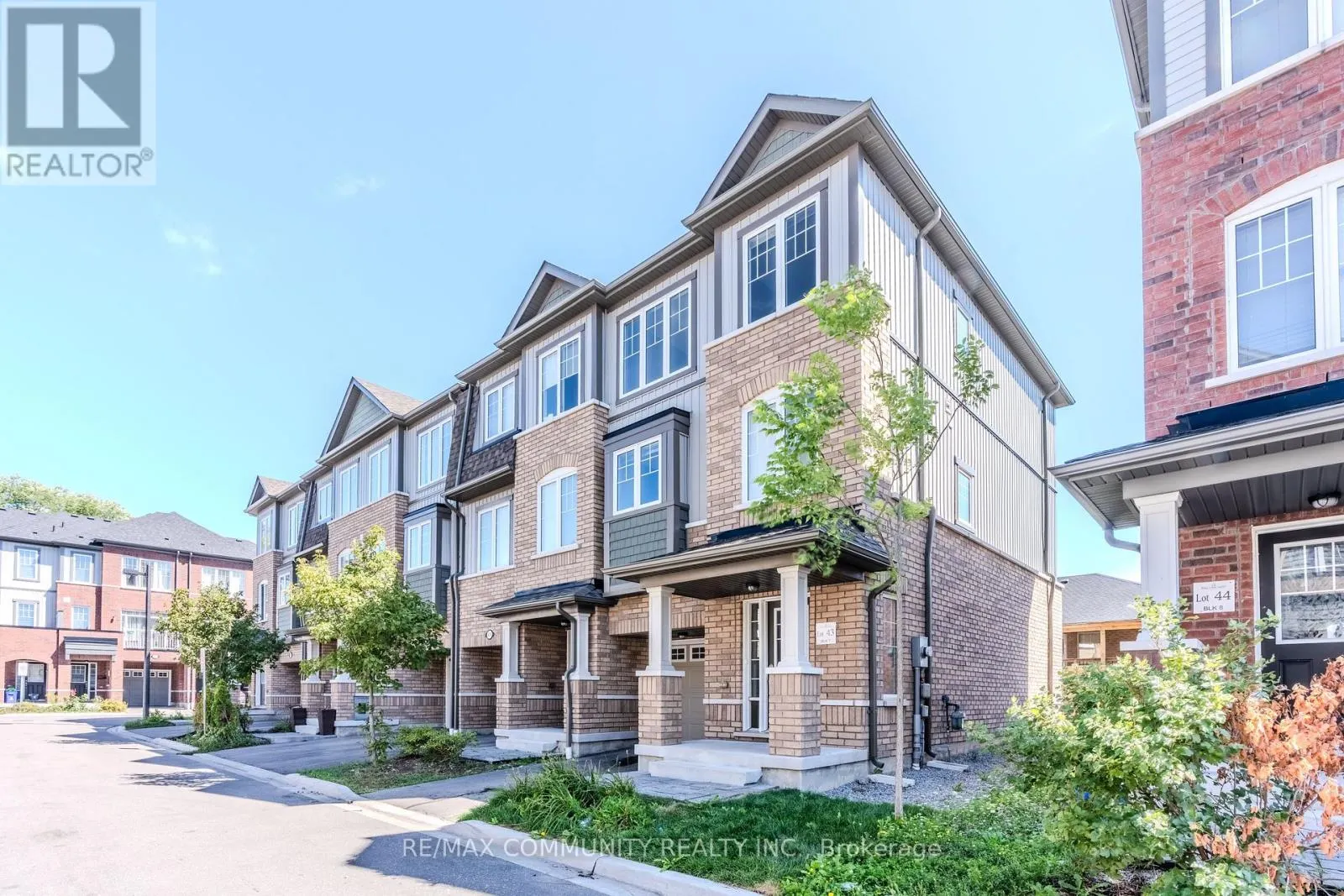 823 ATWATER PATH