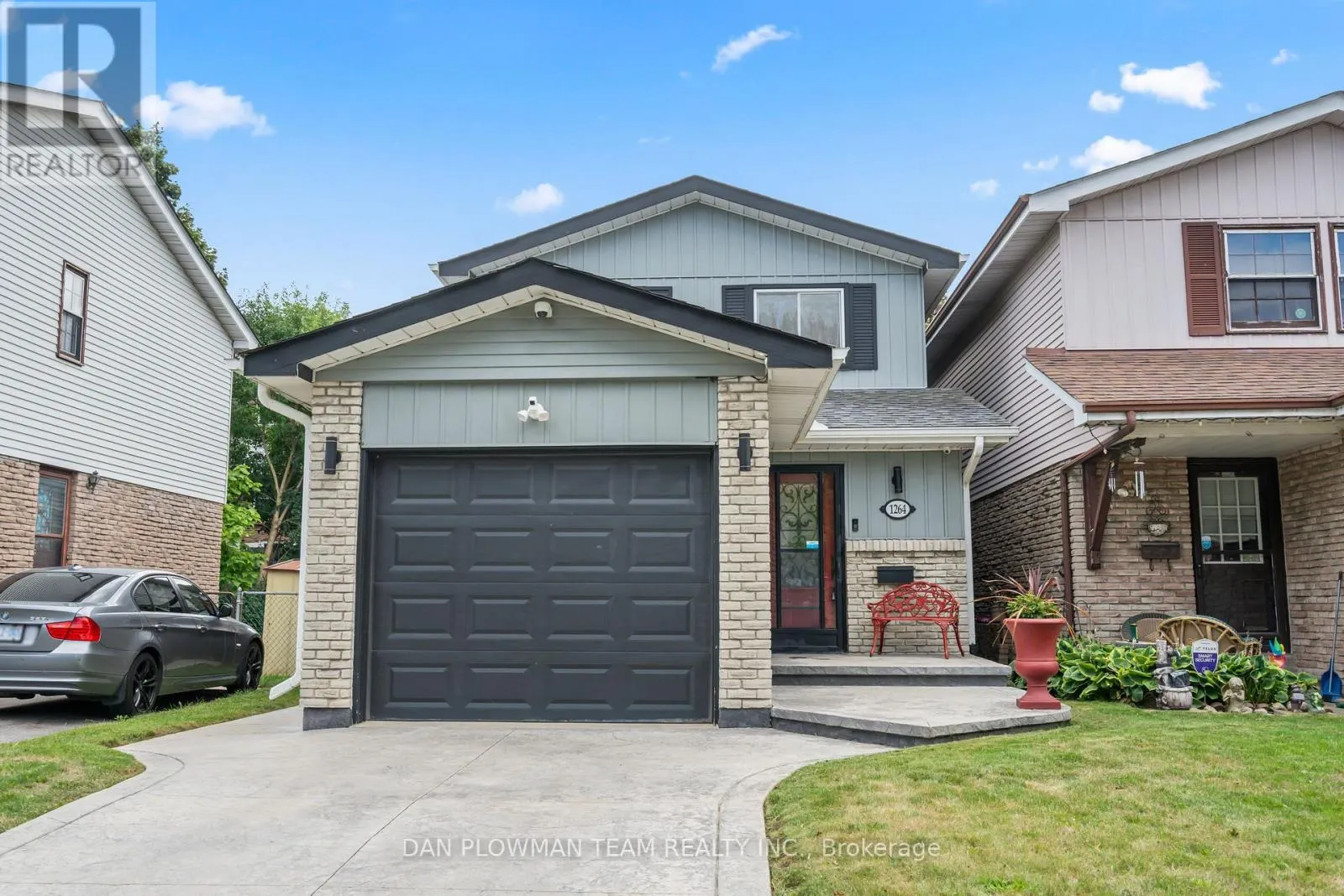 1264 VENUS CRESCENT