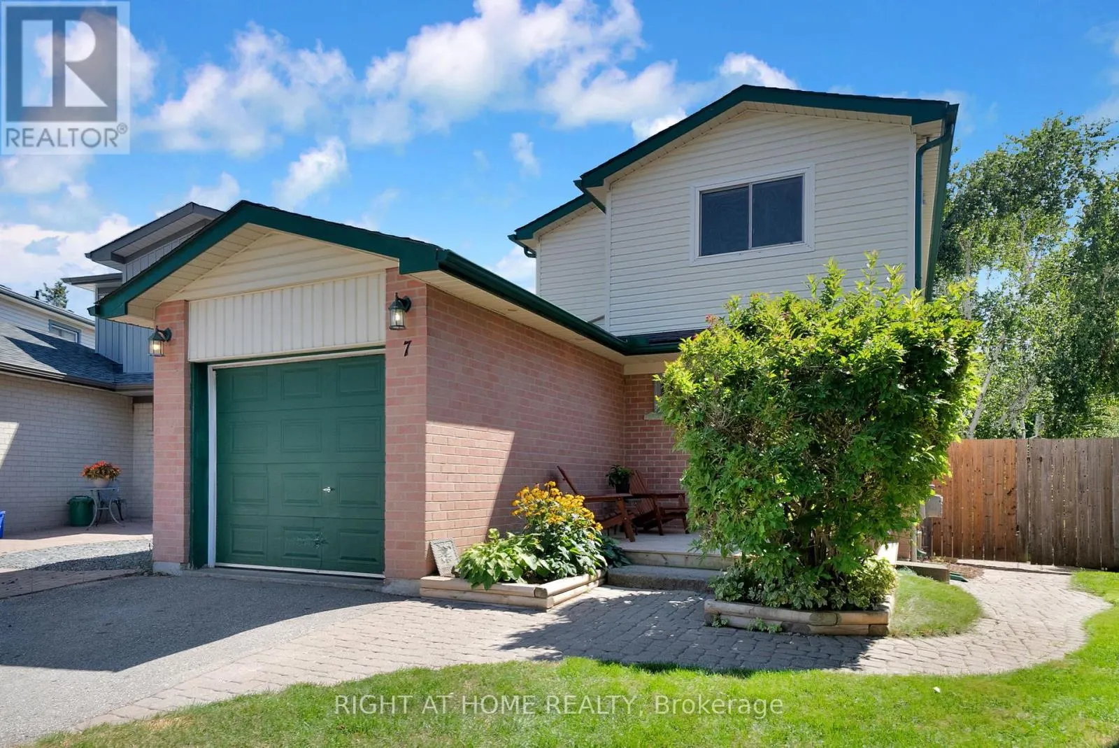 7 HAILEY COURT