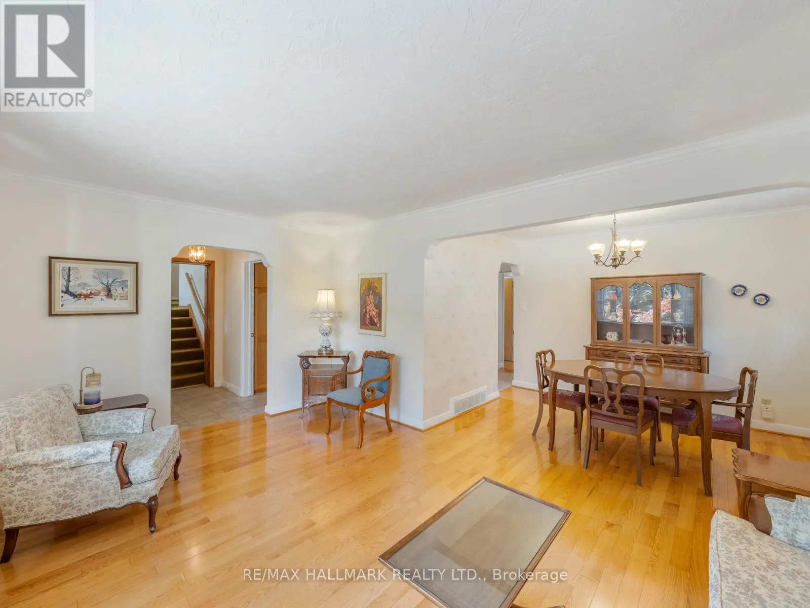 60 GREYLAWN CRESCENT