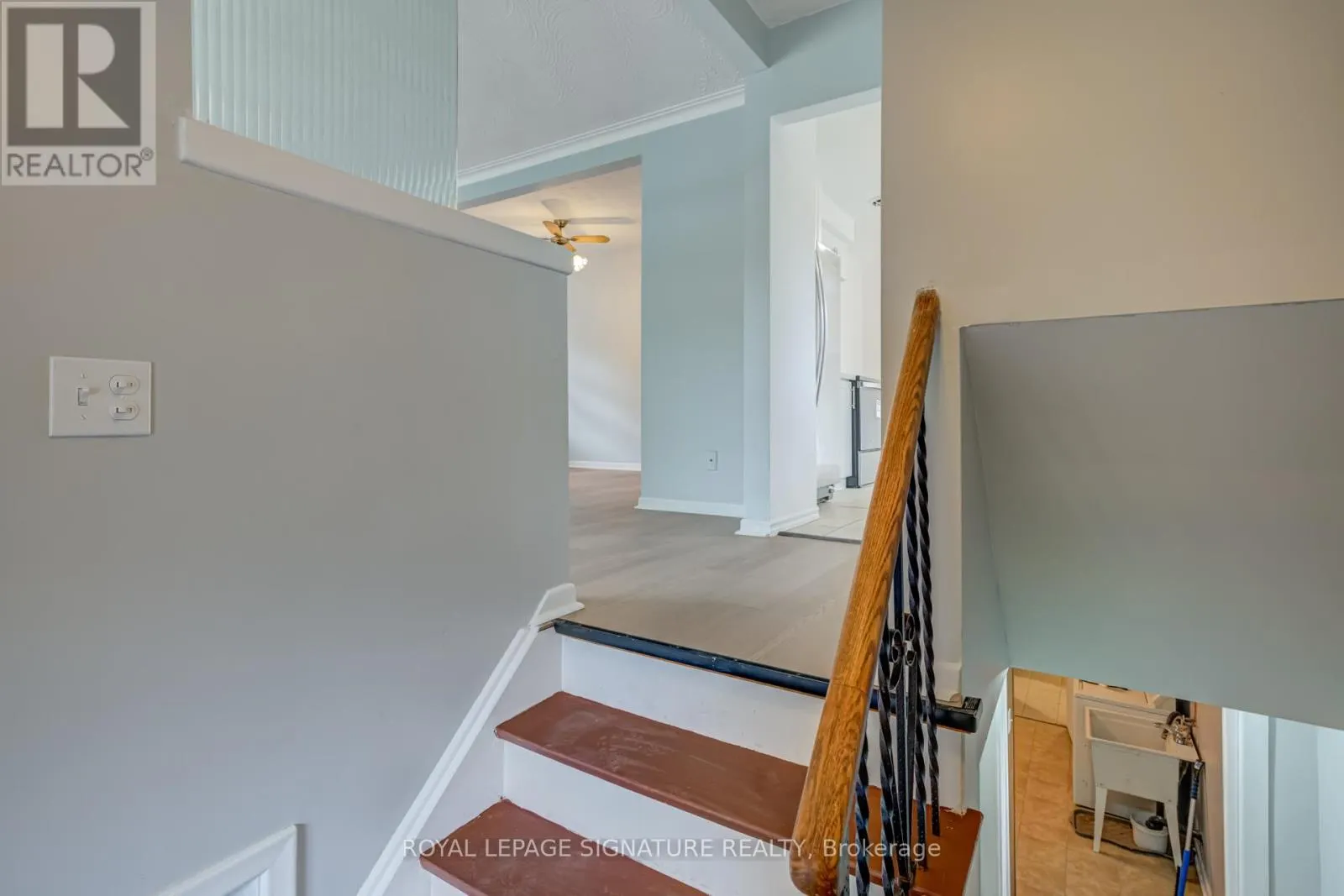 4 STILLBROOK COURT